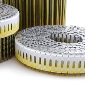 Clous dans une bobine d'union en plastique Ø 2,7